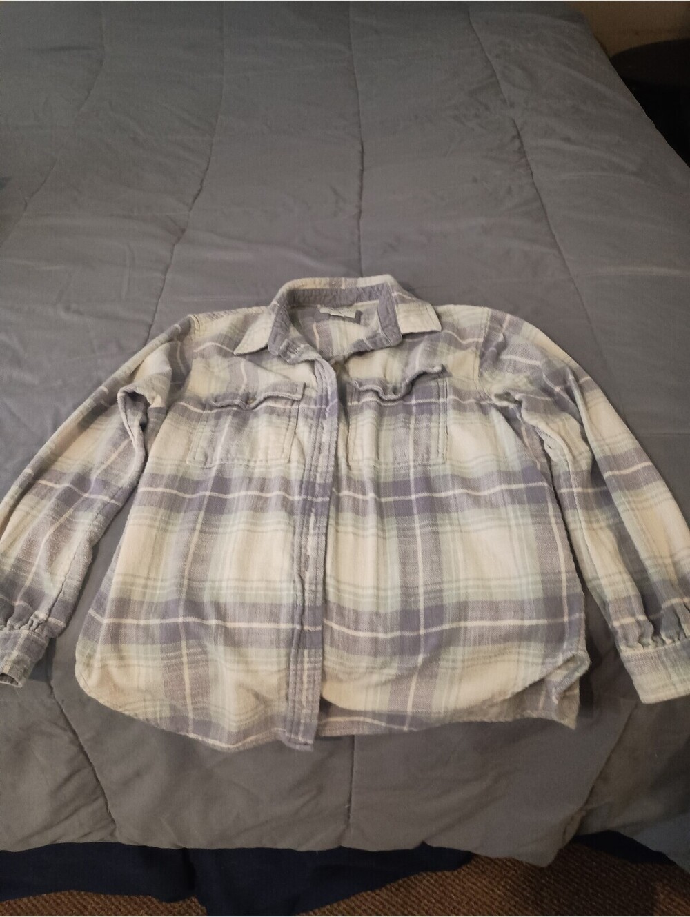 Women's size xs American Eagle flannel shirt